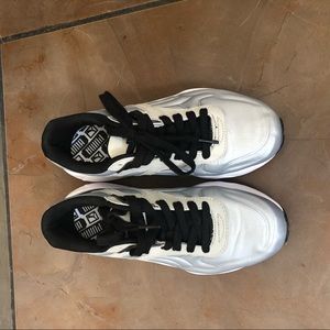 Puma Trinomic Women’s Size 7